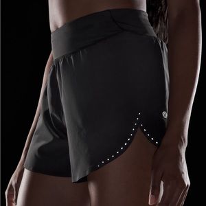 NWT Fast and Free Reflective High-Rise Classic-Fit Short 3”